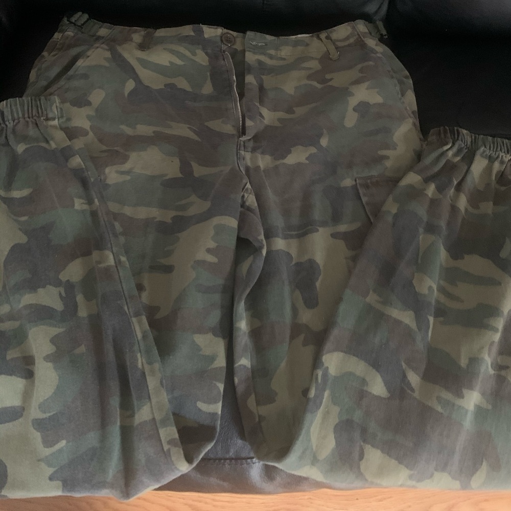 Fashion nova camo pants joggers